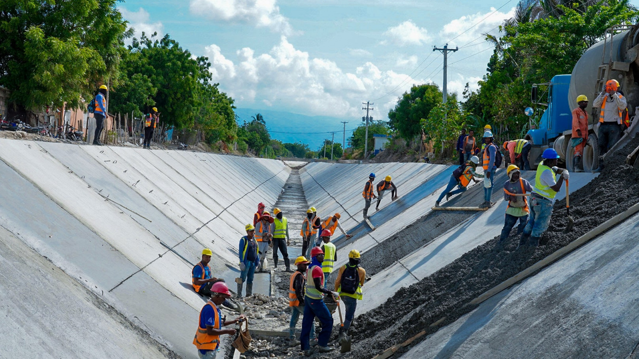 INDRHI promueve impulso de Azua con trabajos en sistemas de riego