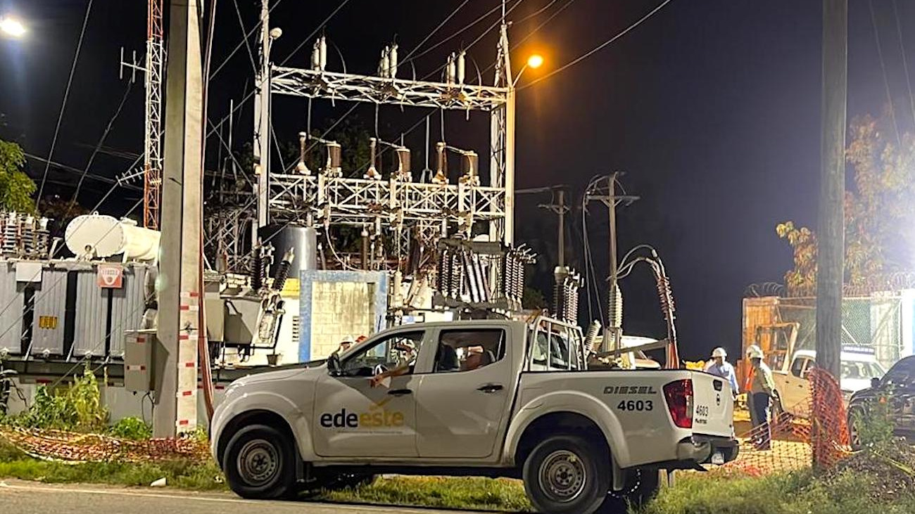 La Empresa Distribuidora de Electricidad del Este (Edeeste) culminó los trabajos y puso en operación el transformador de la Subestación BNV, en el municipio Santo Domingo Norte
