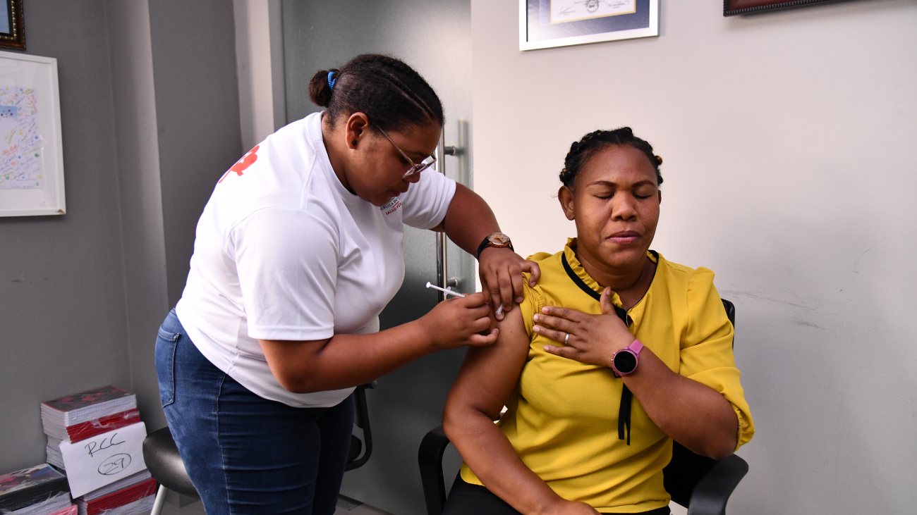 Ministerio de Salud Pública lleva jornada contra la influenza A(H1N1), A(H3N2) y tipo B a personal de medios de comunicación