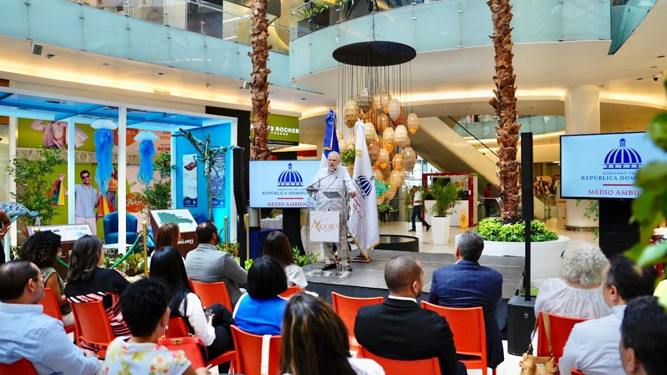 Medio Ambiente realiza feria “Ambiente y Ciudadanía” para promover la conciencia ambiental