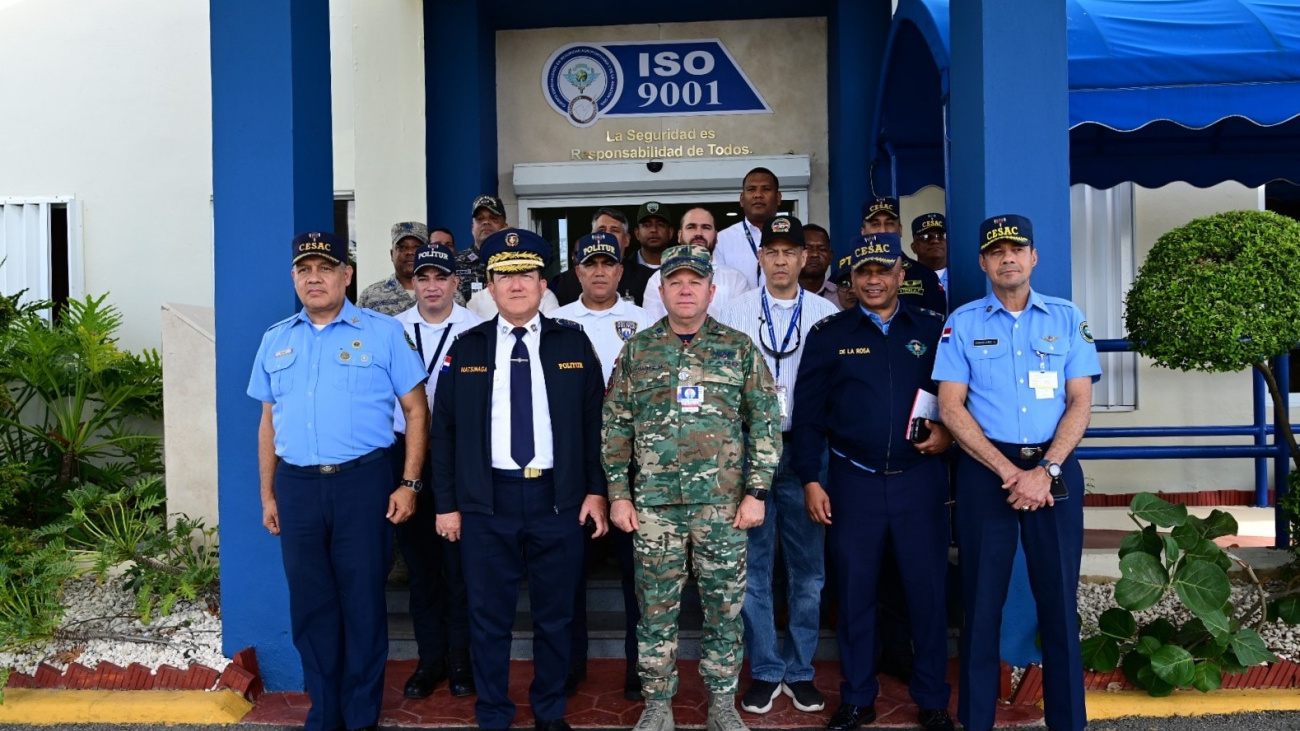 El Gobierno de República Dominicana pone en marcha "Navidad Segura 2023" en terminales aeroportuarias del país