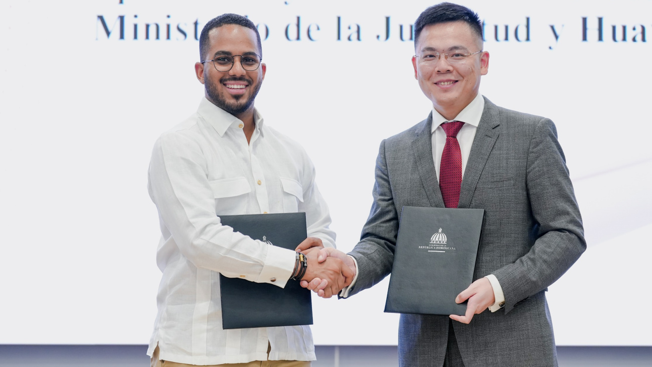 Juventud firma convenio con empresa Huawei para desarrollar competencias digitales en jóvenes