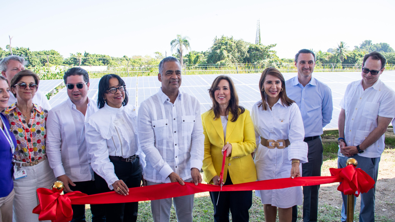 inauguración parque solar en puerto plata