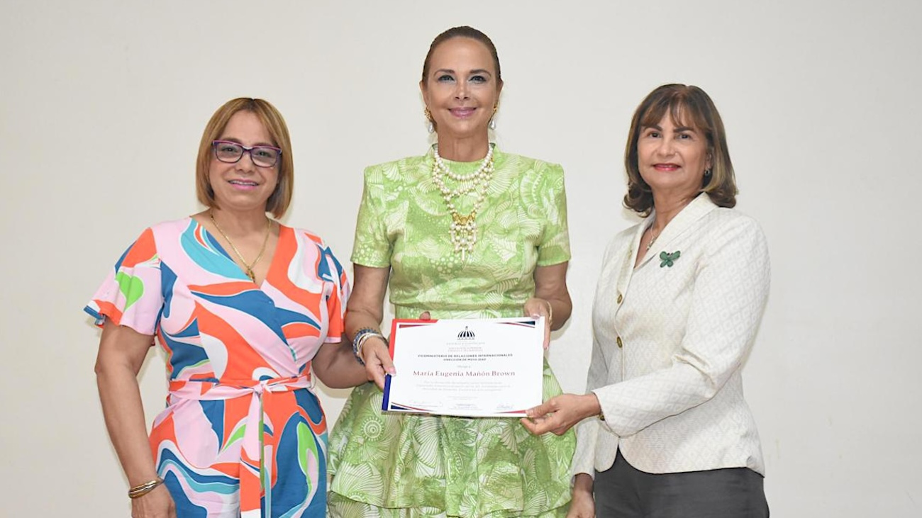 Mescyt entrega certificados a participantes del cuarto diplomado de Internacionalización de Instituciones de Educación Superior dominicanas