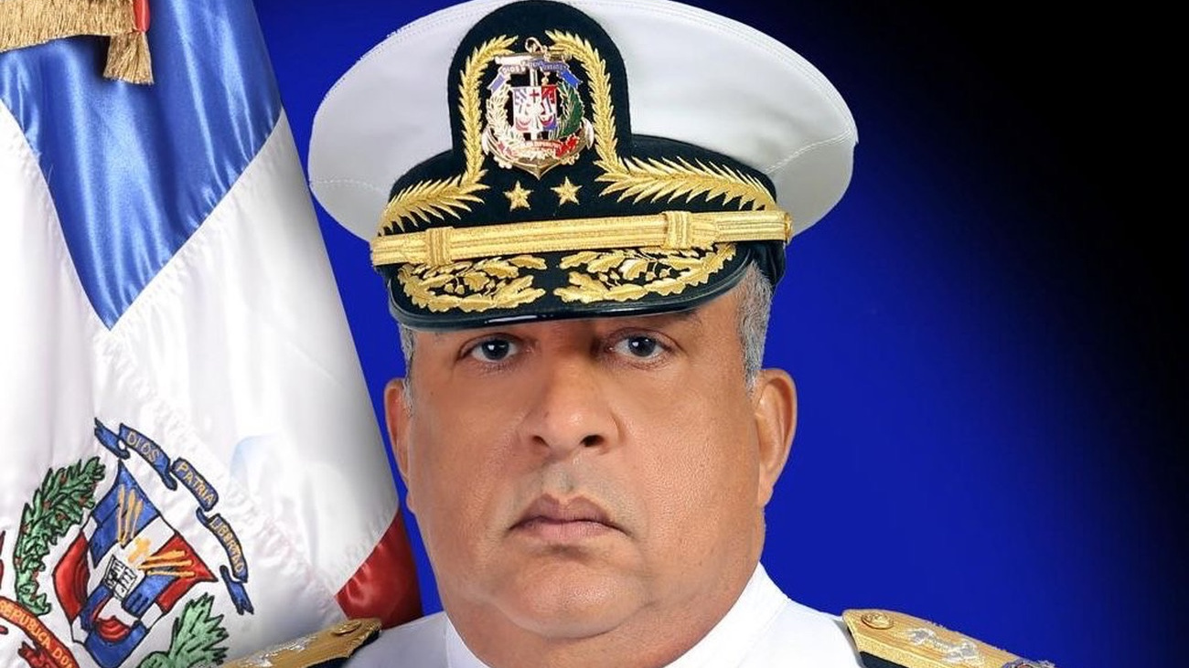 Director general de Migración, vicealmirante Luis Rafael Lee Ballester