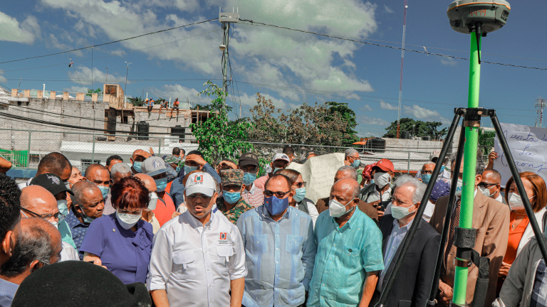 Gobierno inicia proceso de titulación en El Almirante y San Luis, en Santo Domingo Este