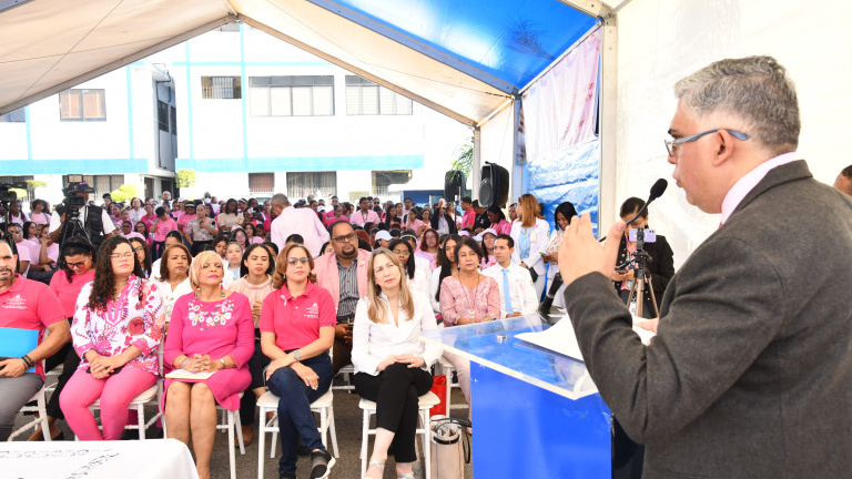 Conmemoran Día Mundial de Prevención contra el Cáncer de Mama con jornada de sensibilización a más de 2,000 personas