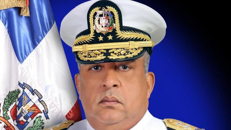 Director general de Migración, vicealmirante Luis Rafael Lee Ballester